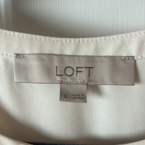 Loft sleeveless blouse -size L - Picture 3 of 4